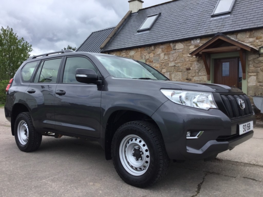 View TOYOTA LAND CRUISER 2.8ltr D-4D 4x4 5 SEATER LWB UTILITY COMMERCIAL 175ps