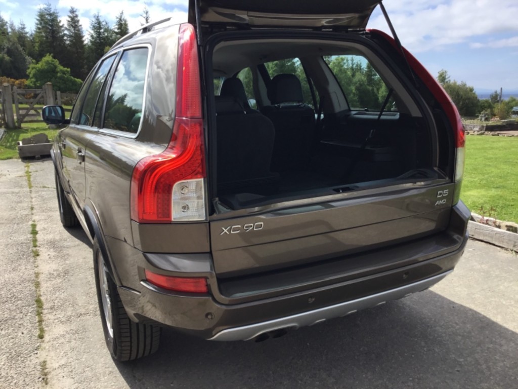 VOLVO XC90