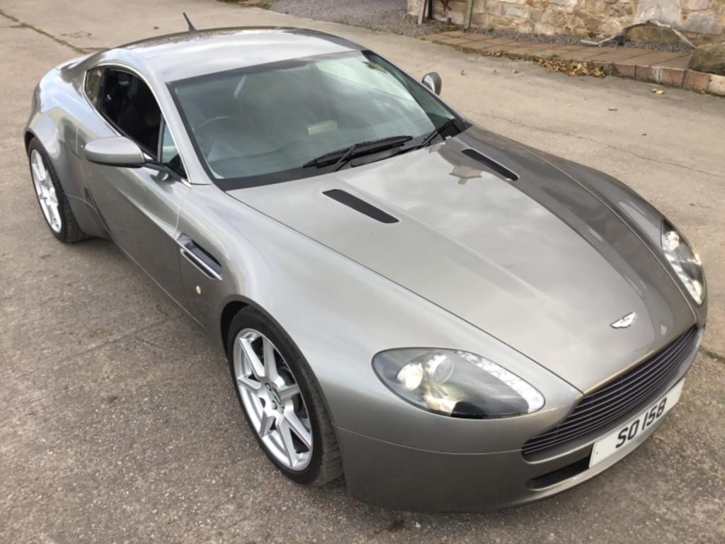 ASTON MARTIN VANTAGE