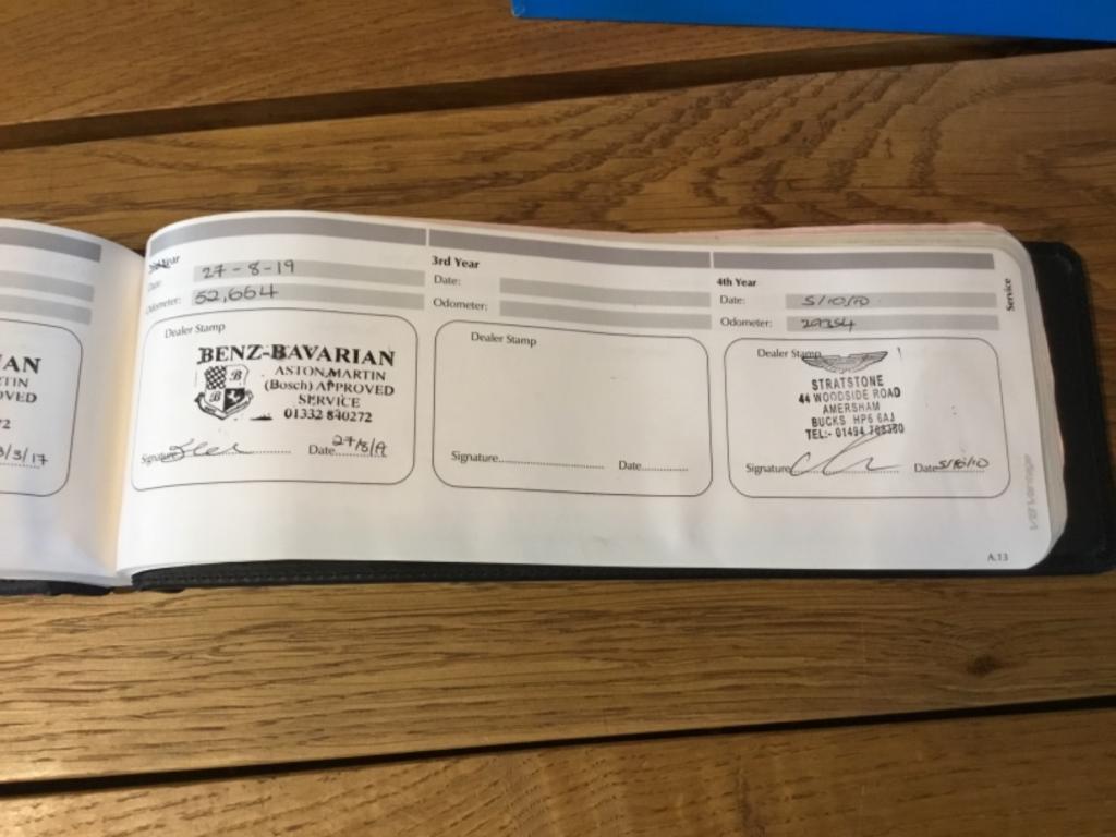 ASTON MARTIN VANTAGE