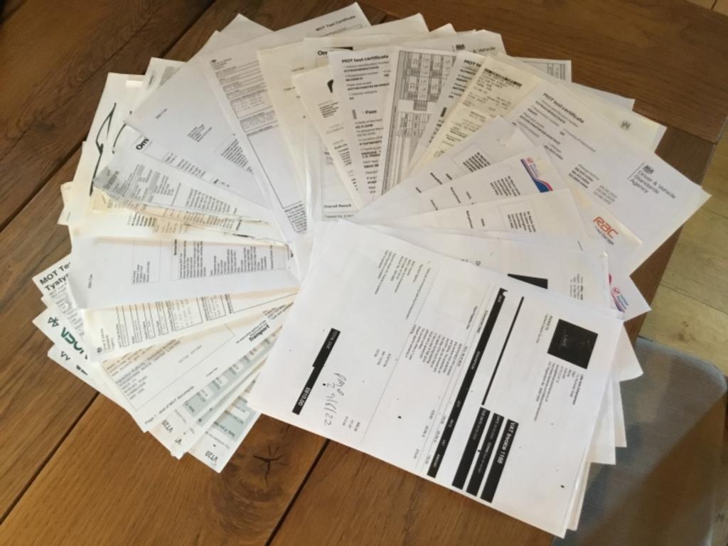 ASTON MARTIN VANTAGE