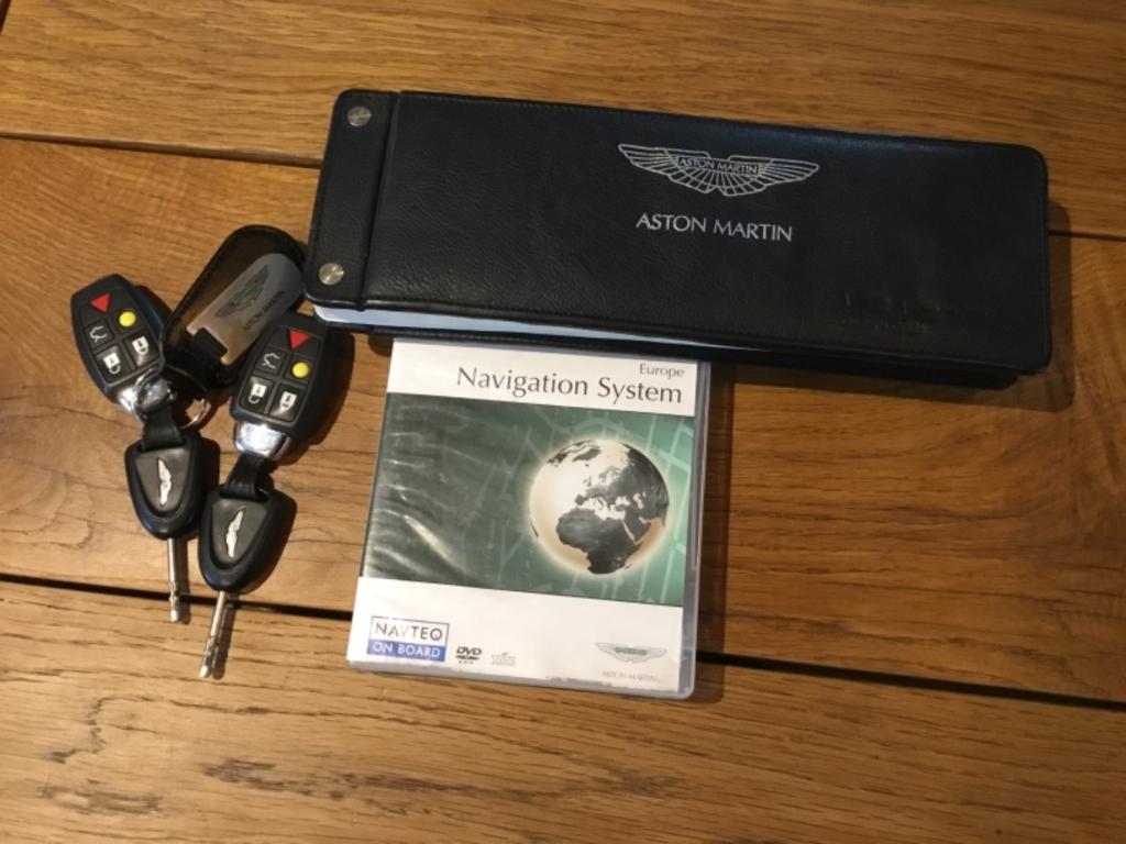 ASTON MARTIN VANTAGE