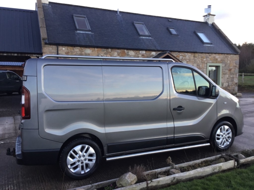 View RENAULT TRAFIC 1.6ltr DCi SPORT SWB PANEL VAN 115ps