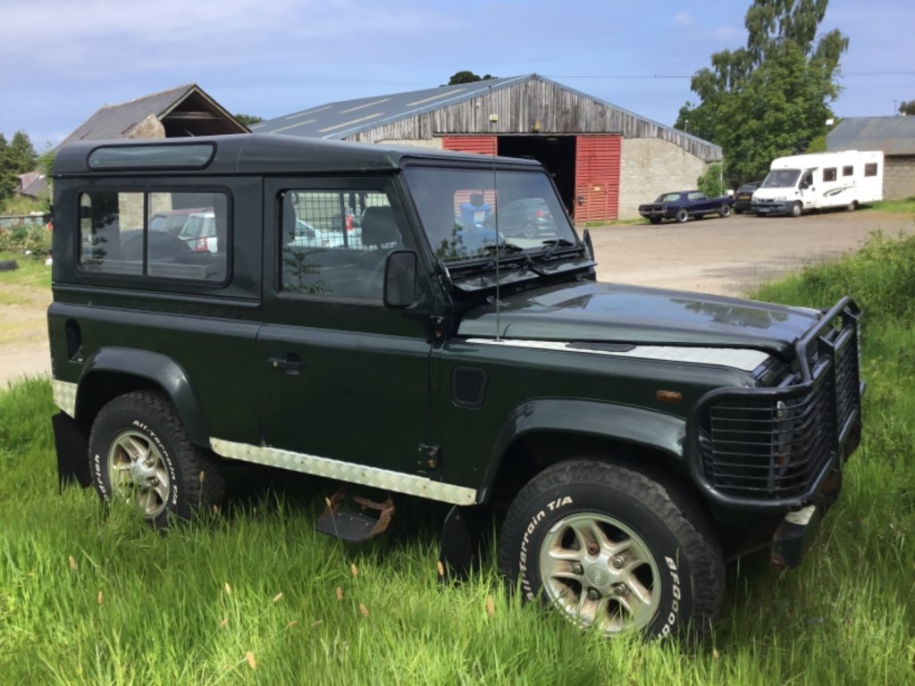 View LAND ROVER DEFENDER 90 TD5 COUNTY HARD TOP 4x4
