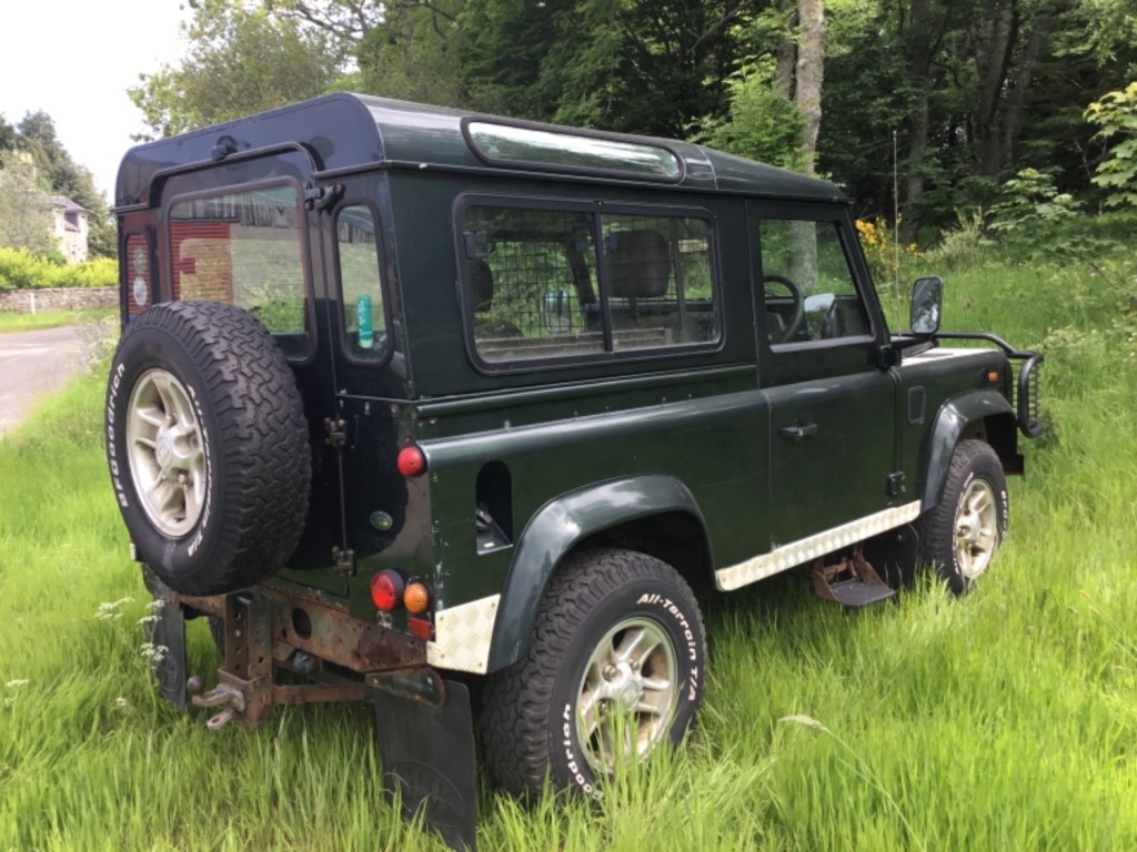LAND ROVER DEFENDER 90