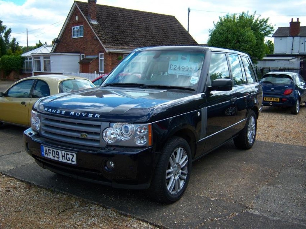 View LAND ROVER RANGE ROVER TDV8 VOGUE