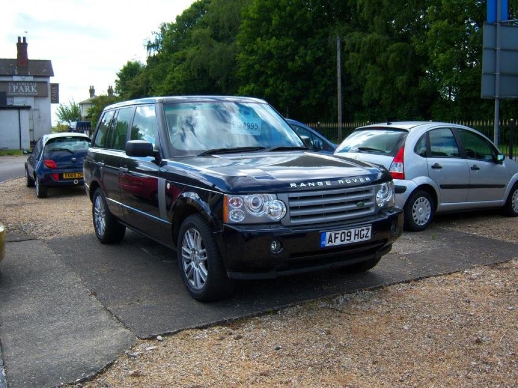 View LAND ROVER RANGE ROVER TDV8 VOGUE
