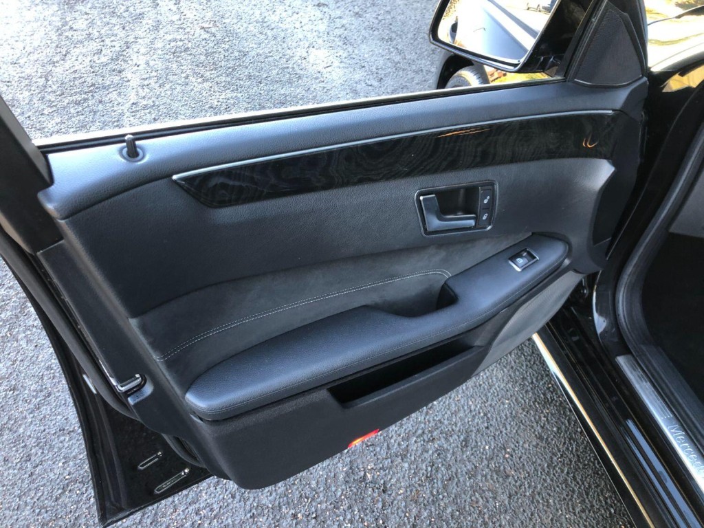 MERCEDES-BENZ E CLASS