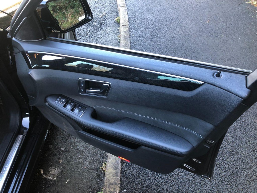 MERCEDES-BENZ E CLASS