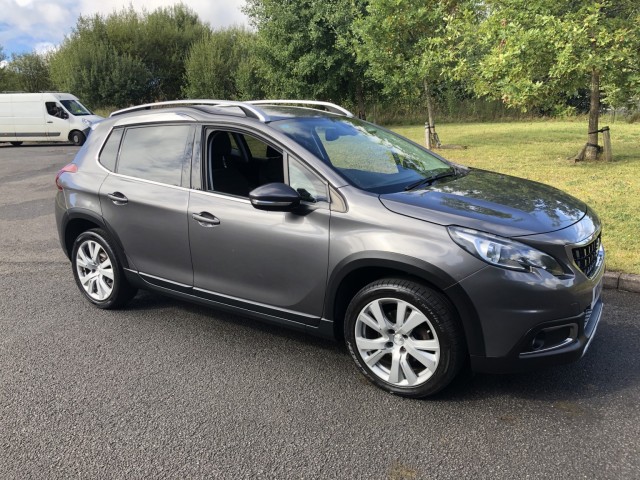 PEUGEOT 2008 1.2 PureTech Allure