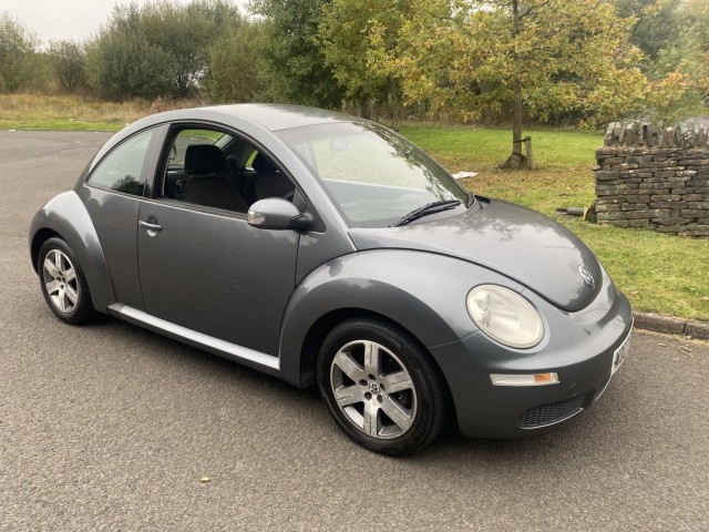 VOLKSWAGEN BEETLE 1.6 Luna