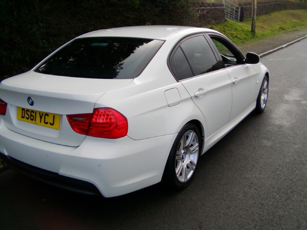 BMW 3 SERIES