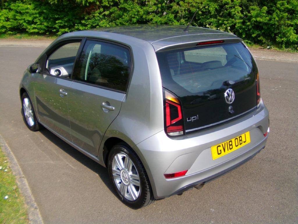 VOLKSWAGEN UP