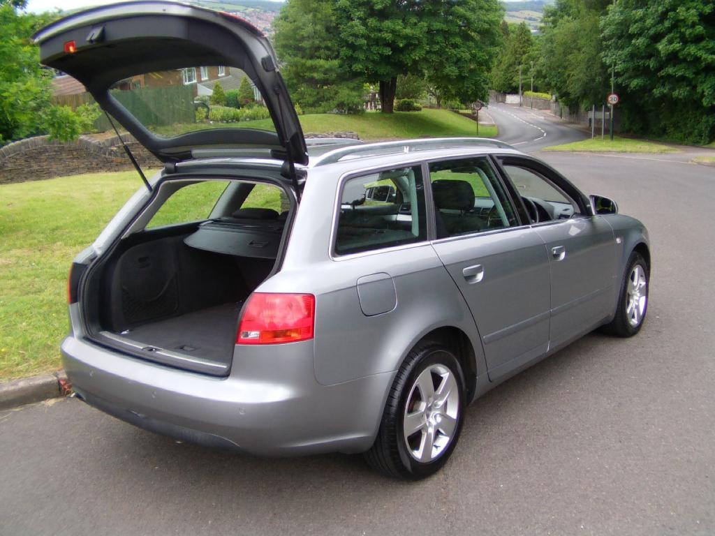 AUDI A4 AVANT