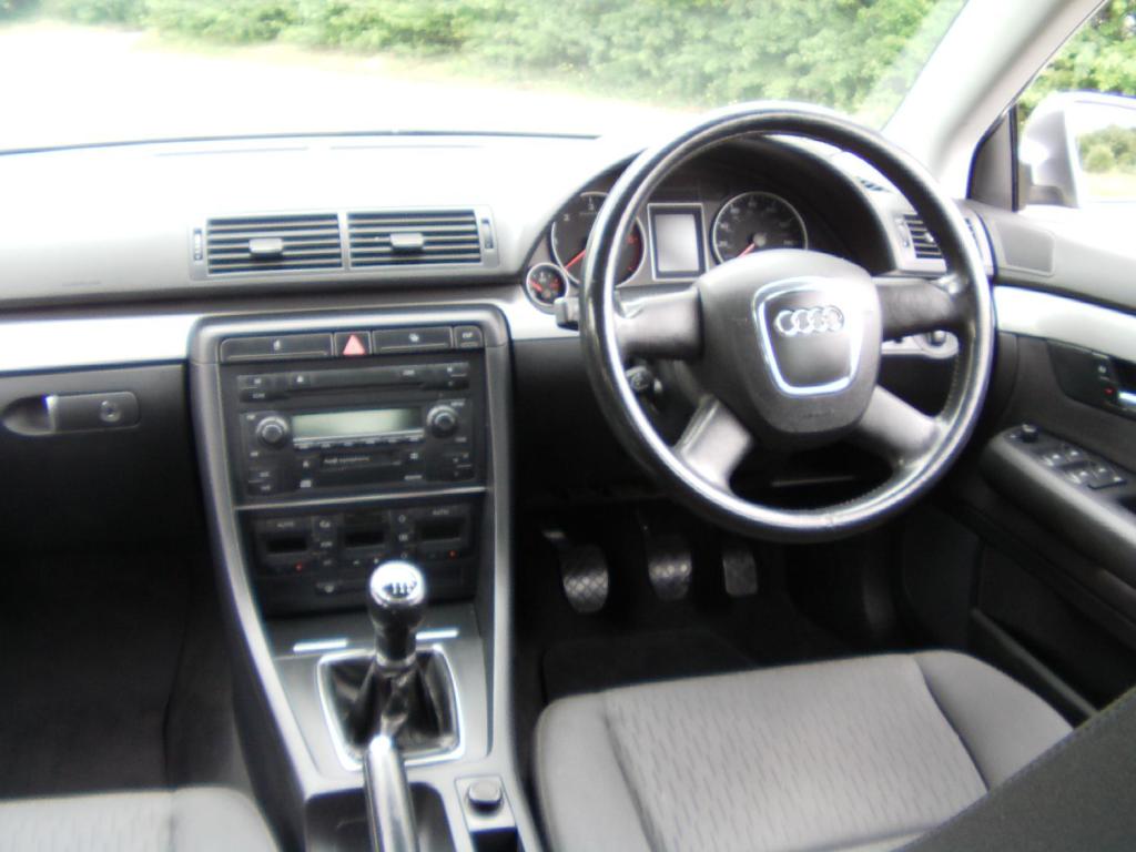 AUDI A4 AVANT