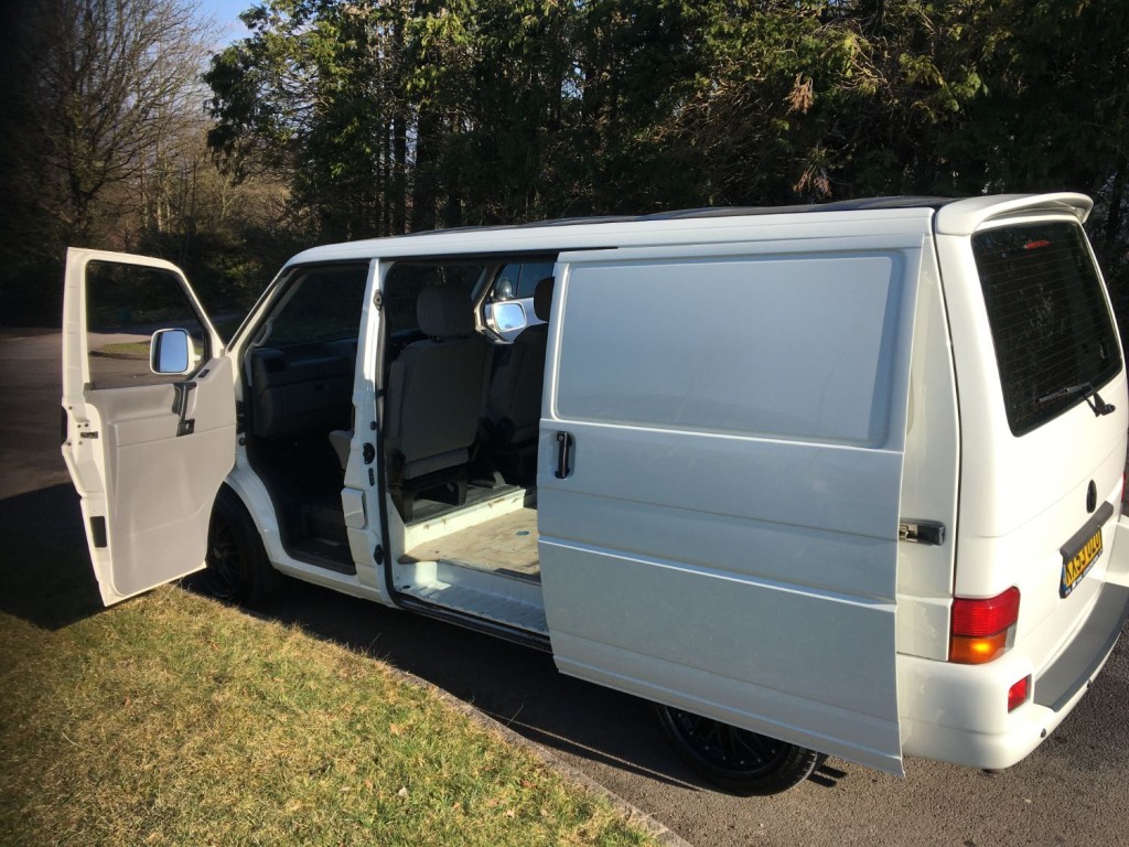 VOLKSWAGEN TRANSPORTER