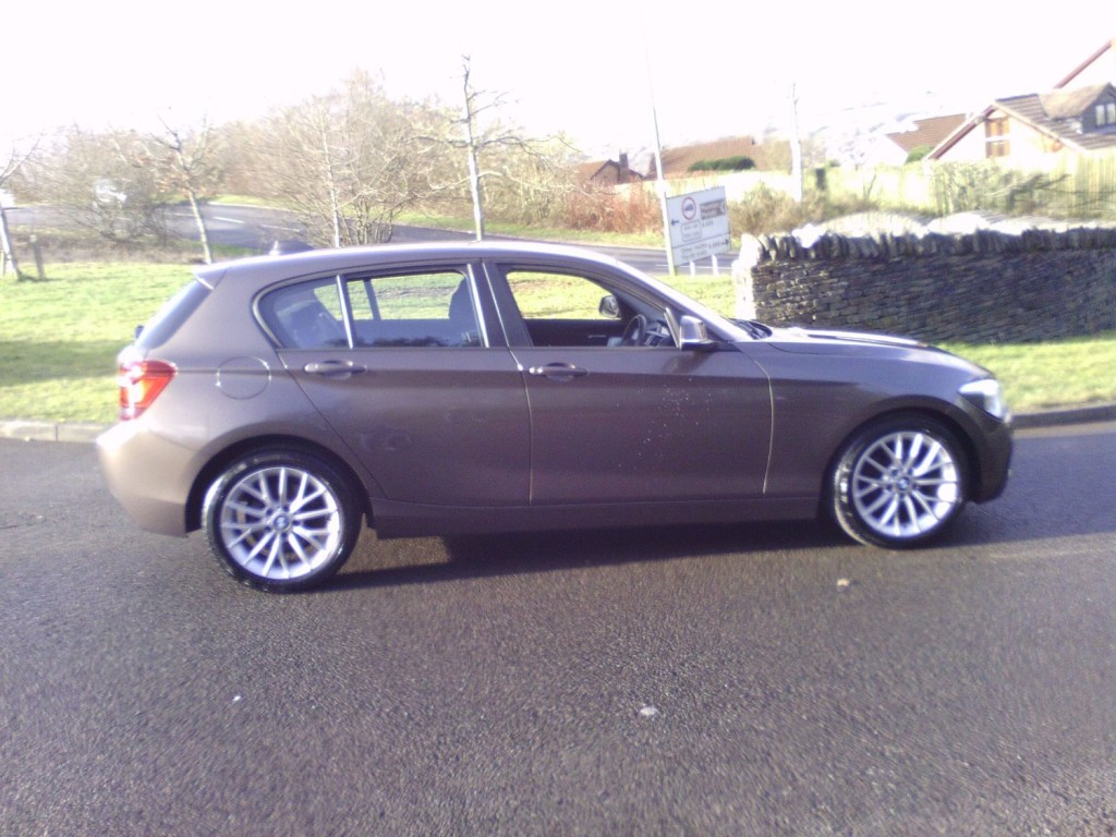 BMW 1 SERIES