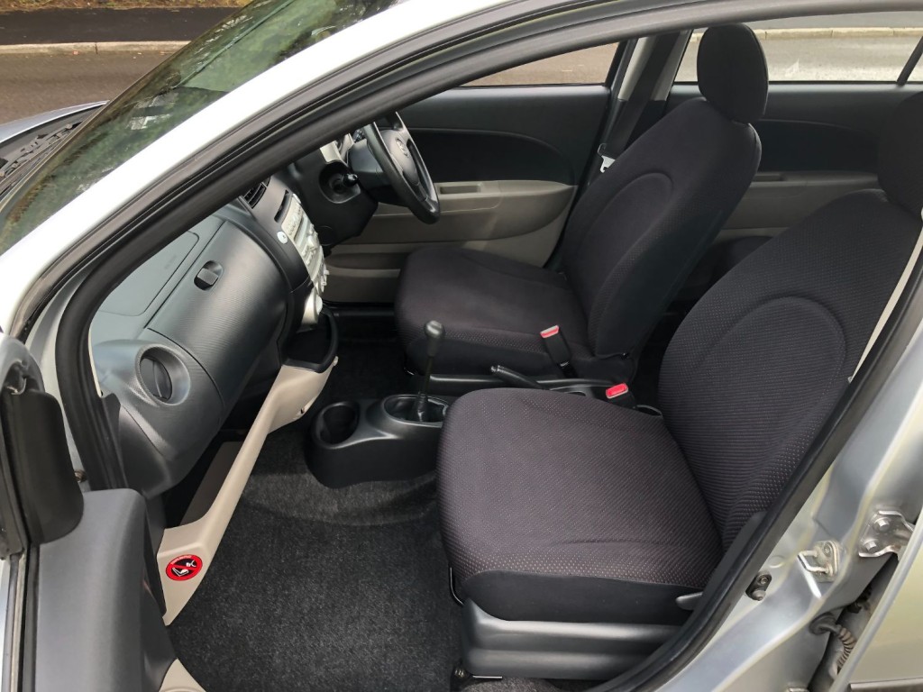 DAIHATSU SIRION