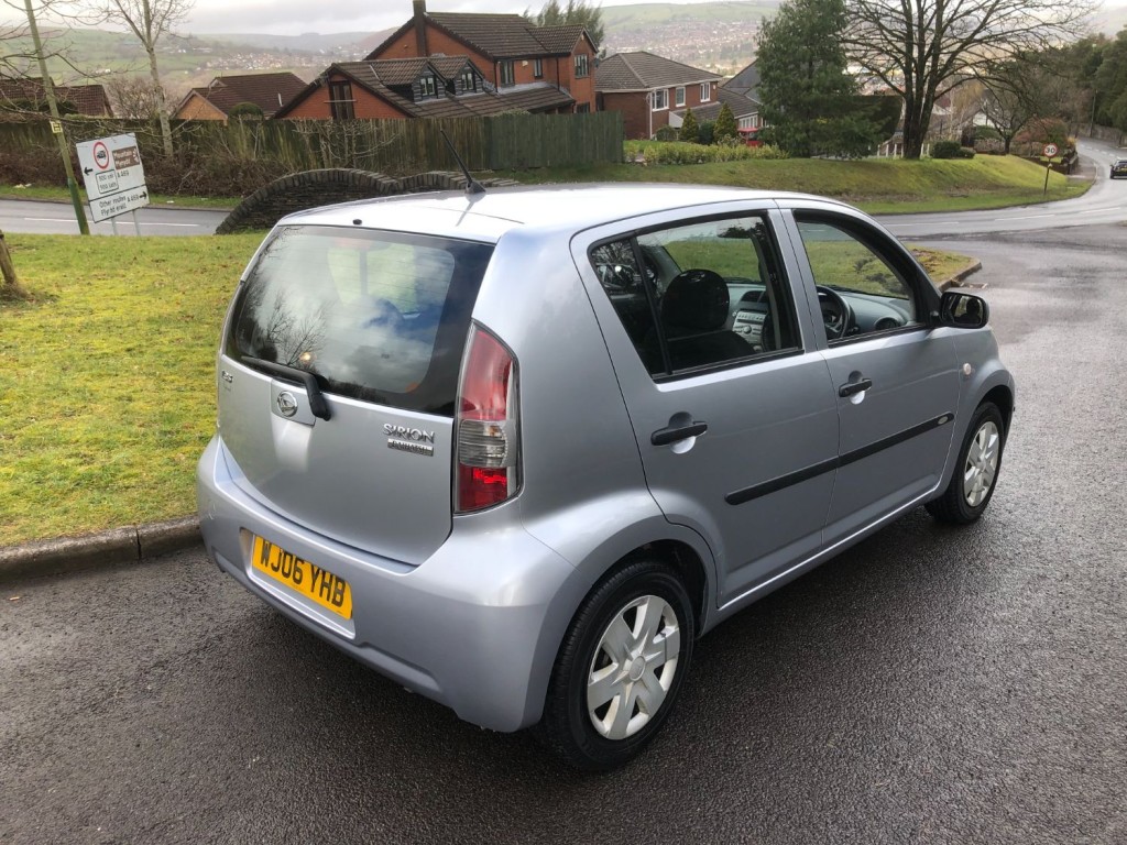 DAIHATSU SIRION