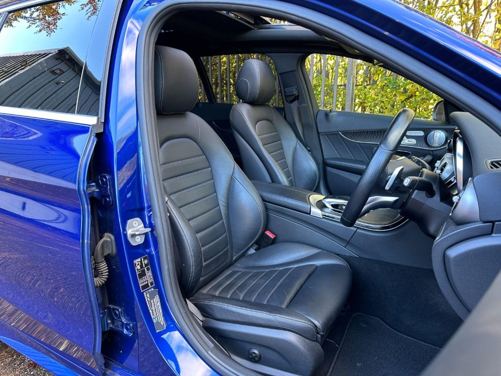 MERCEDES-BENZ C CLASS C250d AMG Line (Premium Plus) Estate 5dr G-Tronic+ 4MATIC 2016