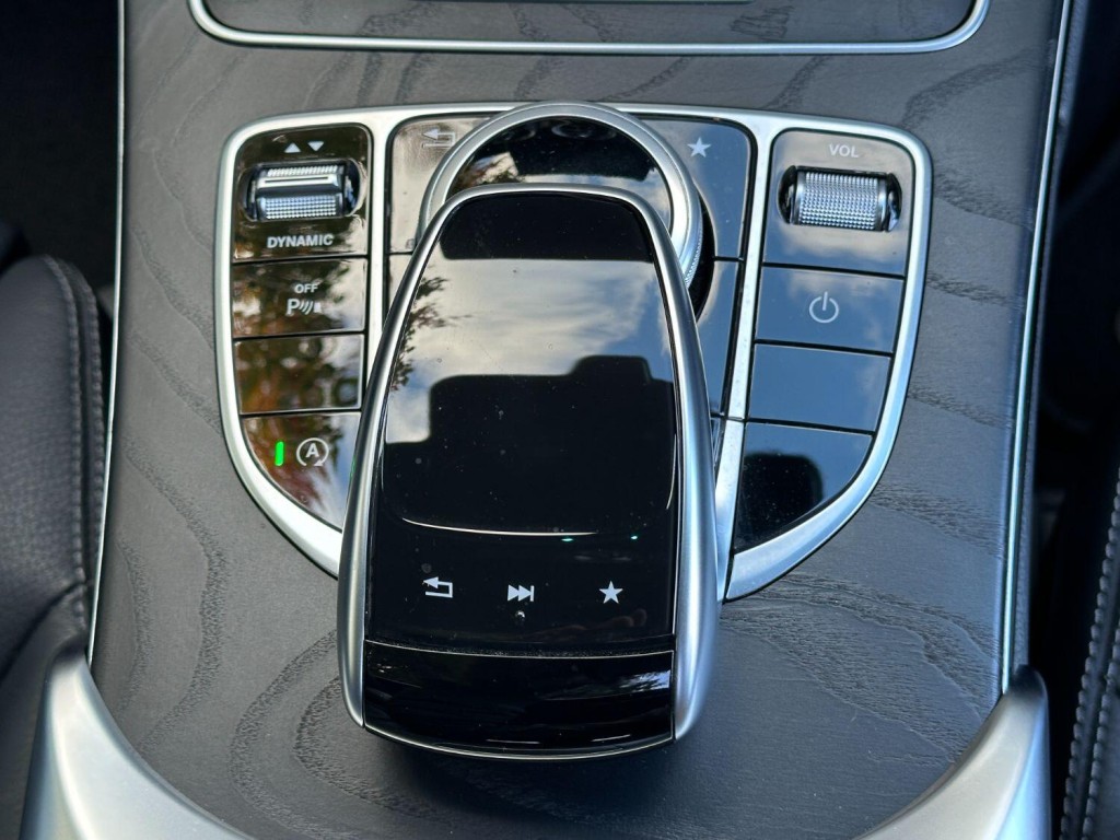 MERCEDES-BENZ C CLASS C250d AMG Line (Premium Plus) Estate 5dr G-Tronic+ 4MATIC 2016