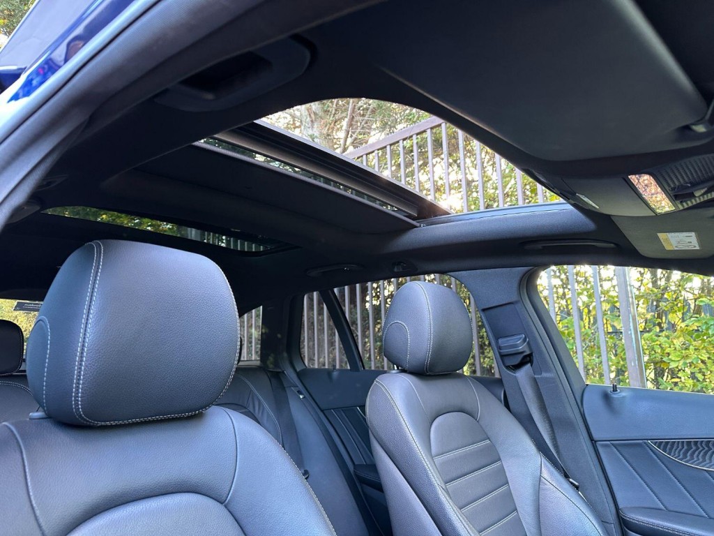 MERCEDES-BENZ C CLASS C250d AMG Line (Premium Plus) Estate 5dr G-Tronic+ 4MATIC 2016