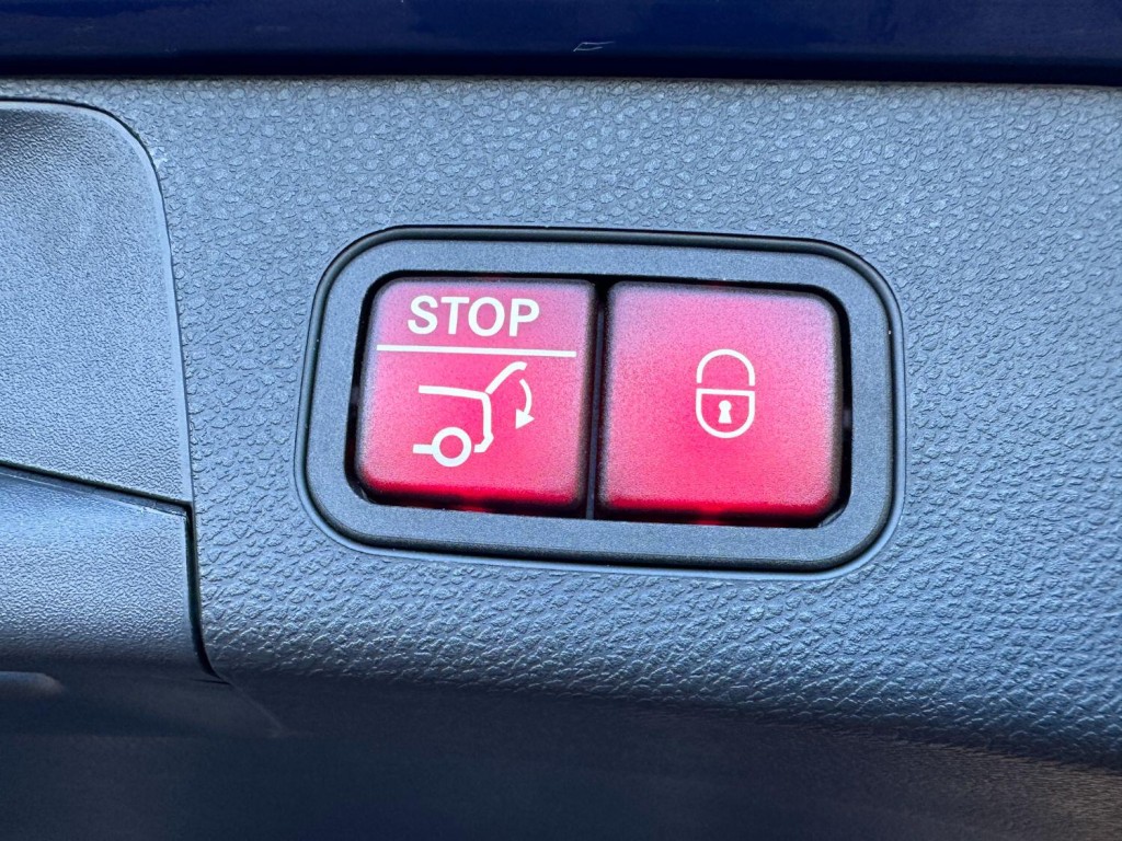 MERCEDES-BENZ C CLASS C250d AMG Line (Premium Plus) Estate 5dr G-Tronic+ 4MATIC 2016