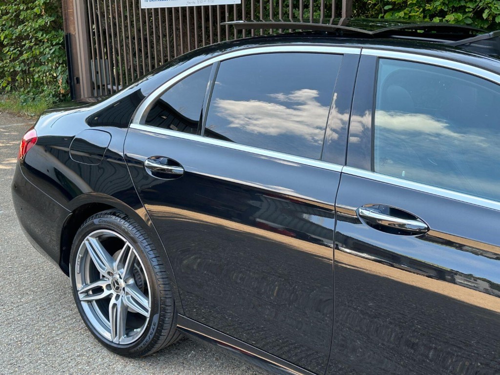 MERCEDES-BENZ E CLASS 2.0 E220d AMG Line 2018