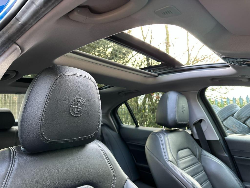 ALFA ROMEO GIULIA 2.0 2.0 Turbo petrol 280hp VELOCE 2020