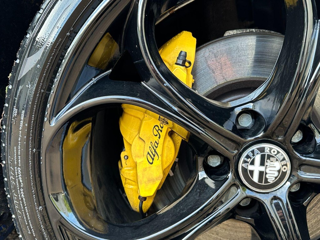 ALFA ROMEO GIULIA 2.0 2.0 Turbo petrol 280hp VELOCE 2020