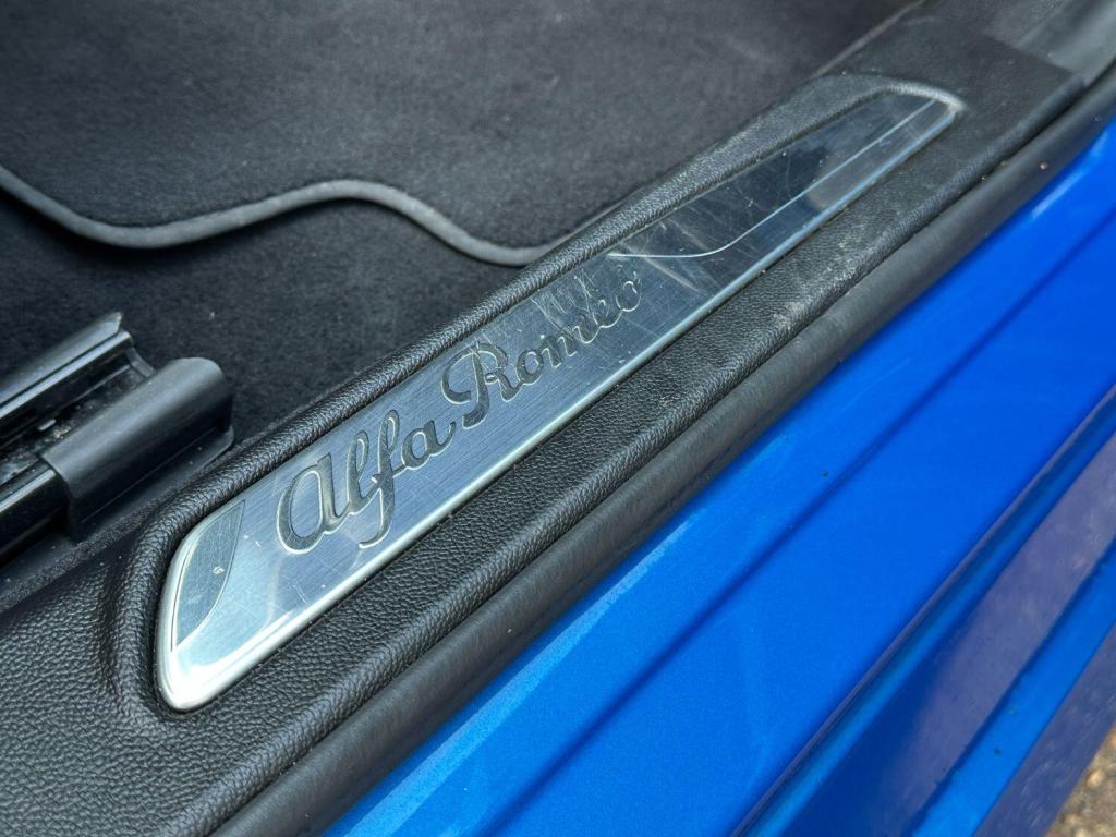 ALFA ROMEO GIULIA 2.0 2.0 Turbo petrol 280hp VELOCE 2020