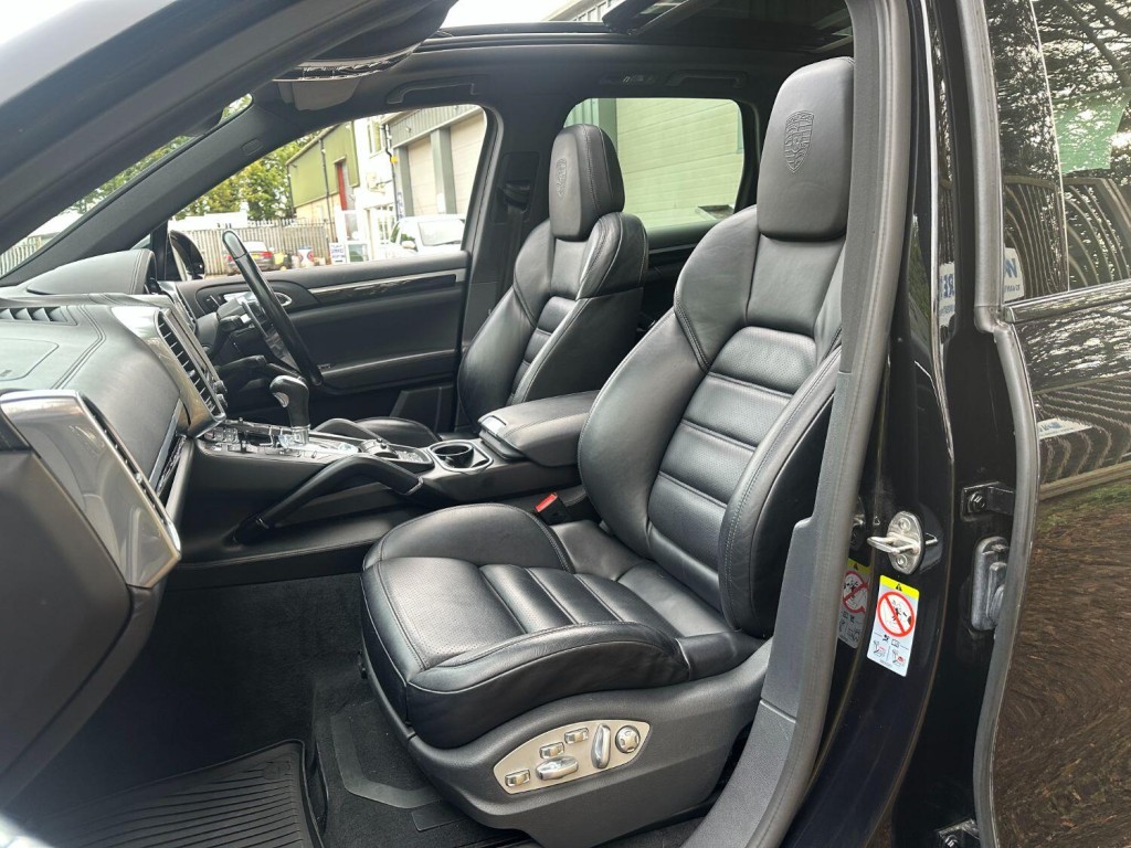 PORSCHE CAYENNE 4.2 TD V8 S Platinum Edition 2017