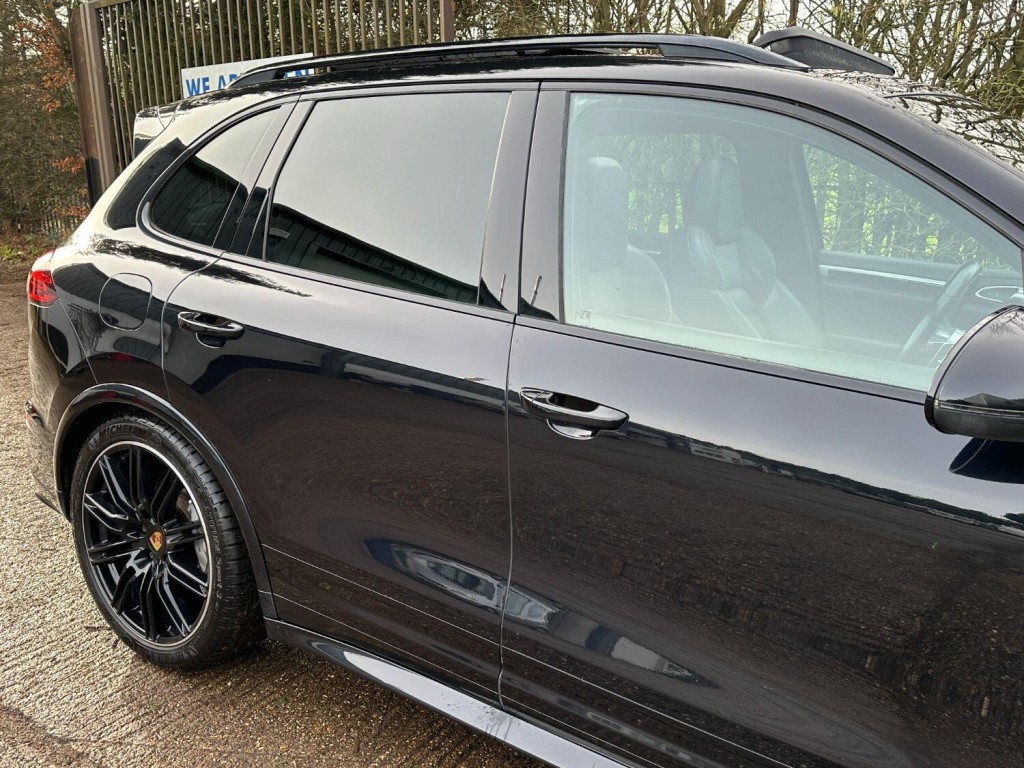 PORSCHE CAYENNE 4.2 TD V8 S Platinum Edition 2017