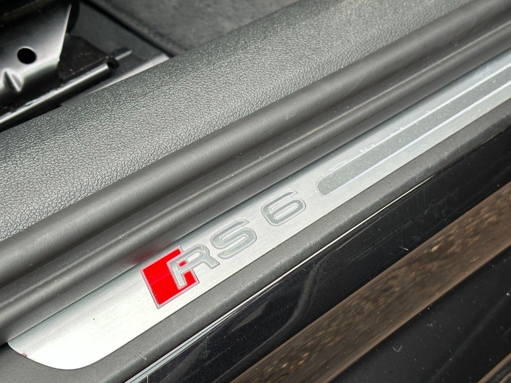 AUDI RS6 4.0 TFSI V8 Performance 2017