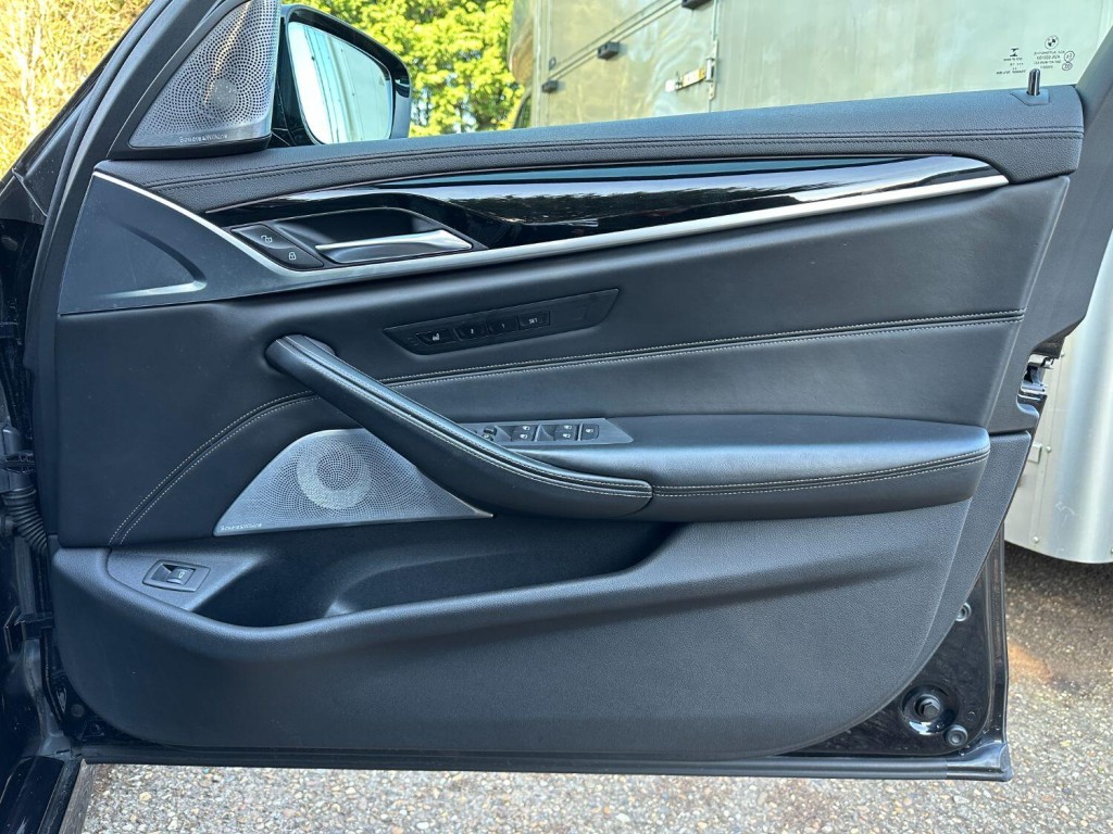 BMW 5 SERIES 3.0 540i xDrive M Sport Touring 2018