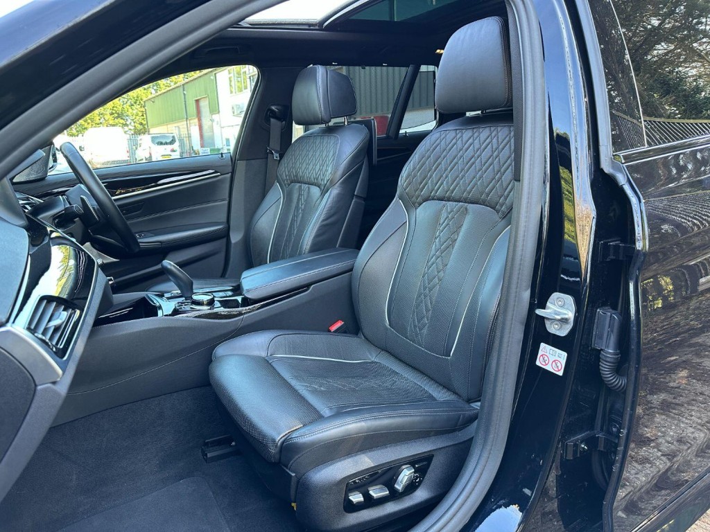 BMW 5 SERIES 3.0 540i xDrive M Sport Touring 2018