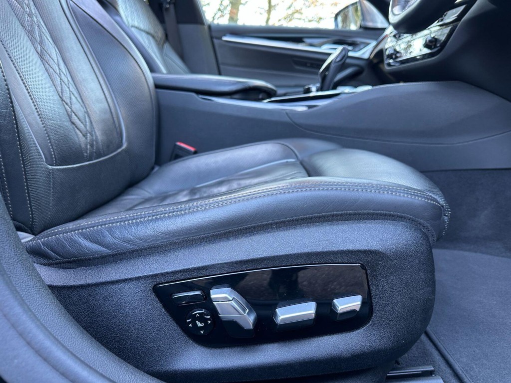 BMW 5 SERIES 3.0 540i xDrive M Sport Touring 2018