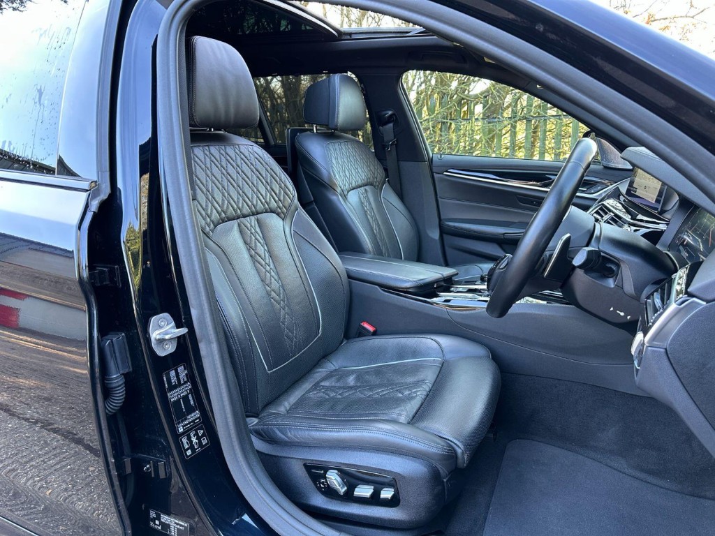 BMW 5 SERIES 3.0 540i xDrive M Sport Touring 2018