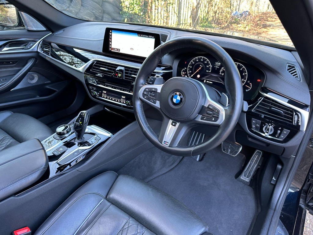 BMW 5 SERIES 3.0 540i xDrive M Sport Touring 2018