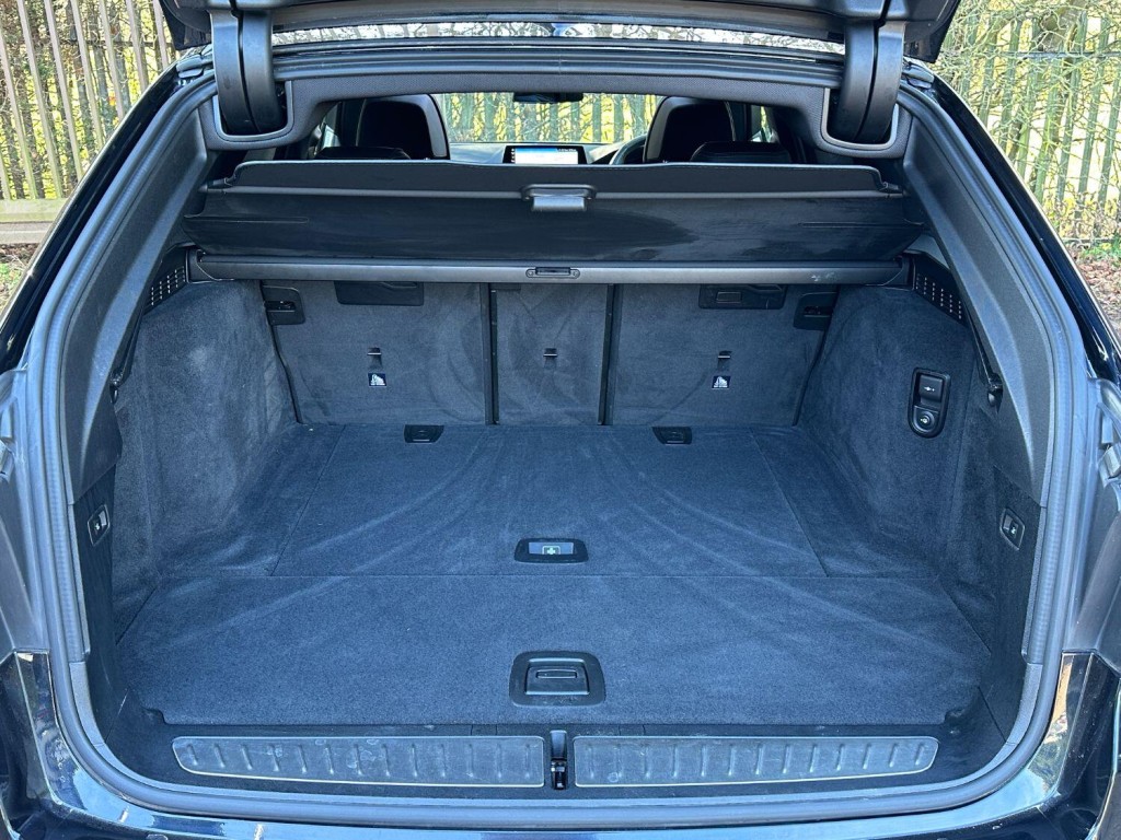 BMW 5 SERIES 3.0 540i xDrive M Sport Touring 2018