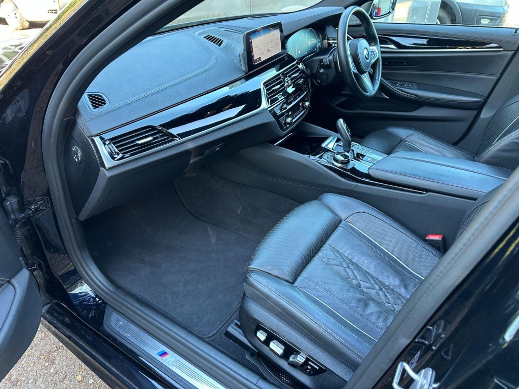 BMW 5 SERIES 3.0 540i xDrive M Sport Touring 2018