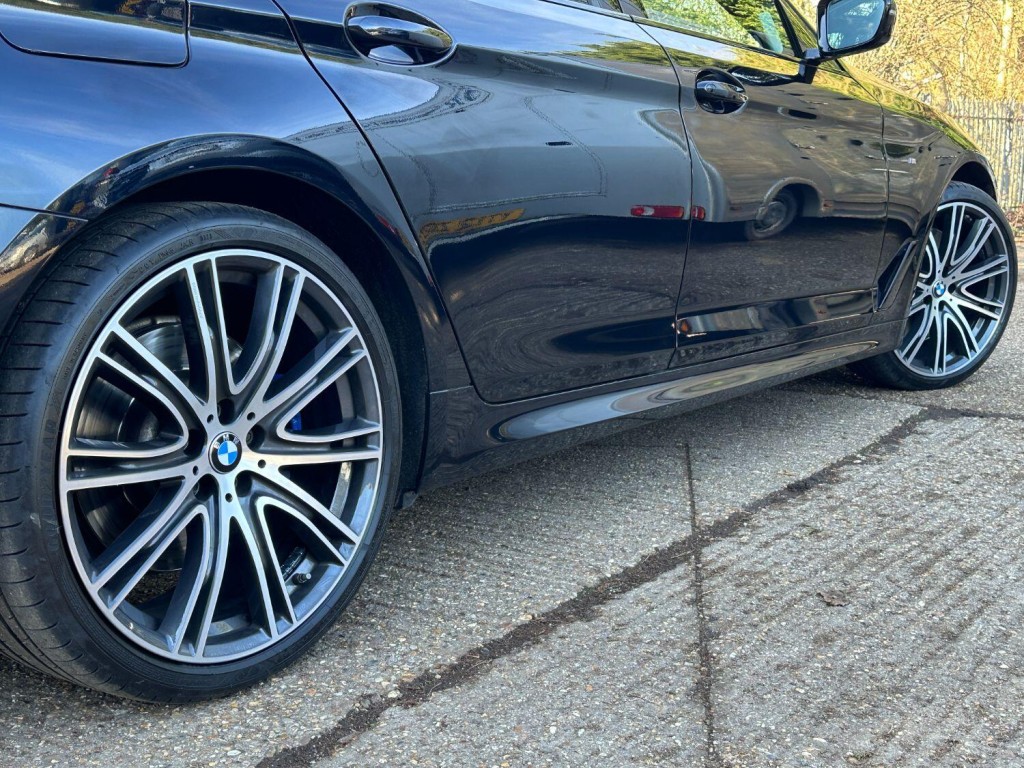 BMW 5 SERIES 3.0 540i xDrive M Sport Touring 2018