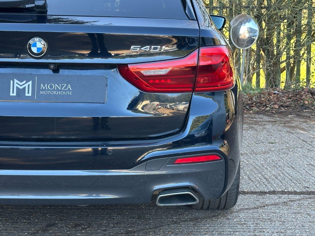 BMW 5 SERIES 3.0 540i xDrive M Sport Touring 2018