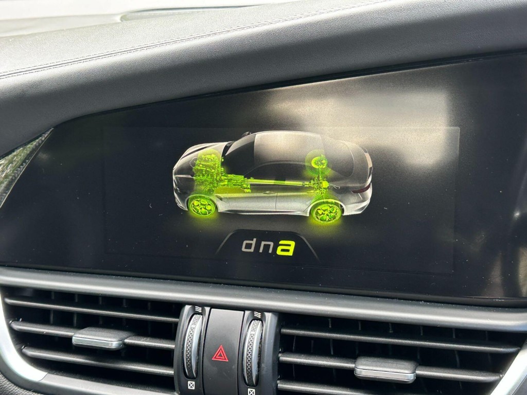 ALFA ROMEO GIULIA 2.0 2.0 Turbo petrol 280hp VELOCE Ti 2020