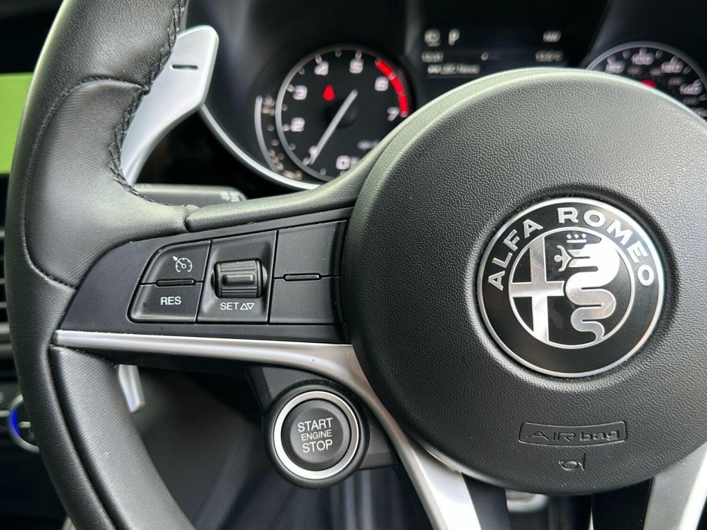 ALFA ROMEO GIULIA 2.0 2.0 Turbo petrol 280hp VELOCE Ti 2020