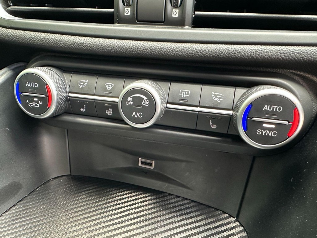 ALFA ROMEO GIULIA 2.0 2.0 Turbo petrol 280hp VELOCE Ti 2020