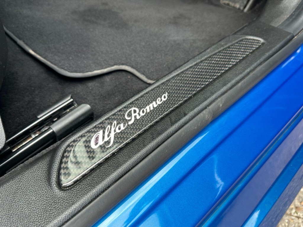 ALFA ROMEO GIULIA 2.0 2.0 Turbo petrol 280hp VELOCE Ti 2020