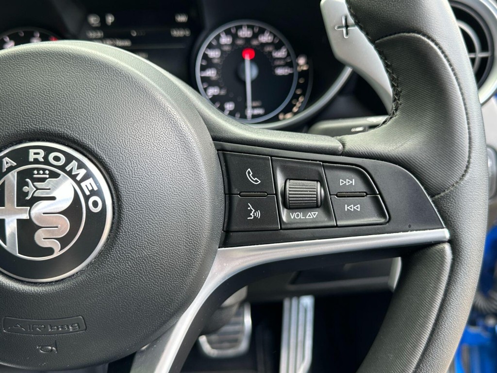 ALFA ROMEO GIULIA 2.0 2.0 Turbo petrol 280hp VELOCE Ti 2020