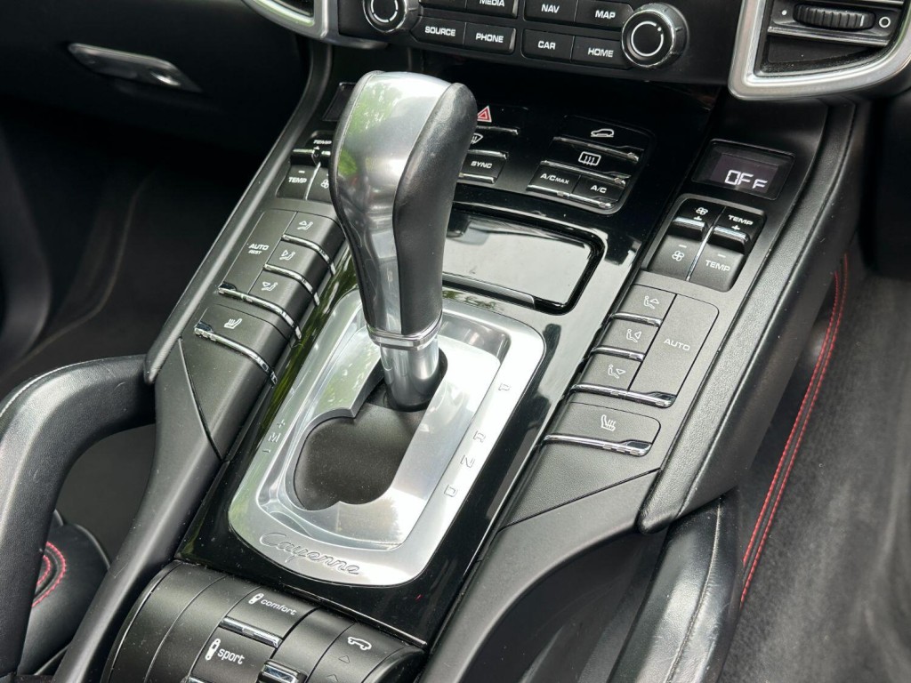 PORSCHE CAYENNE 3.0 V6 E-Hybrid S Platinum Edition 2017