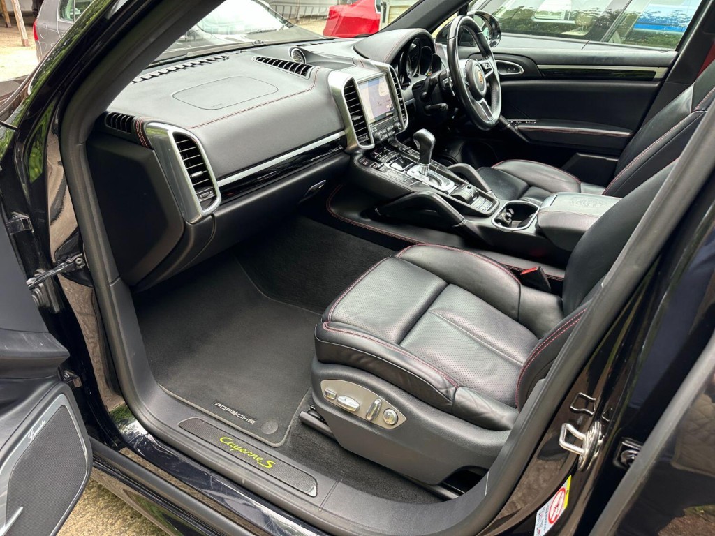 PORSCHE CAYENNE 3.0 V6 E-Hybrid S Platinum Edition 2017